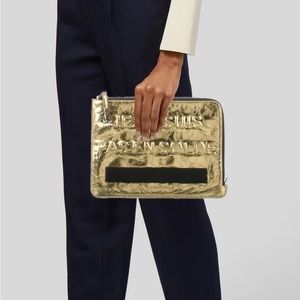 CHANEL Je Ne Suis Pas En Solde O-Case NWT